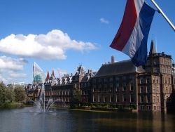 Голландское правительство не будет запрещать никаб
